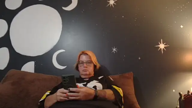 ReneeReigns online show from September 2025 02:02:01 AM