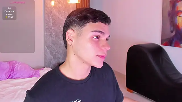 james jonnes online show from September 2025 07:36:02 PM