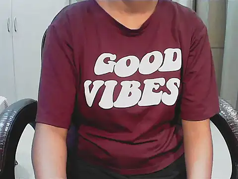 Snapshot of short_girl_ chatting on September 2025 07:51:02 PM short girl online show from September 2025 07:51:02 PM