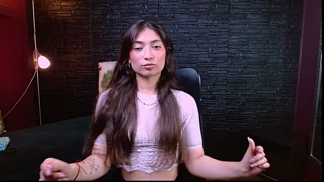 Lizzie Collin online show from September 2025 01:35:02 PM