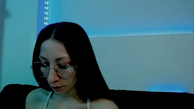 Nia Diaz online show from September 2025 10:00:01 PM