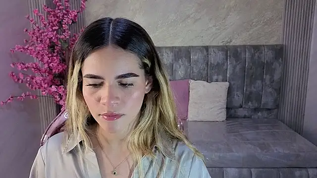 Snapshot of lilith4_s chatting on October 2025 08:31:02 PM lilith4 s online show from October 2025 08:31:02 PM