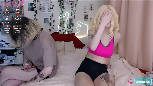 Snapshot of meow_on_da_cam chatting on November 2025 08:36:02 PM meow on da cam online show from November 2025 08:36:02 PM