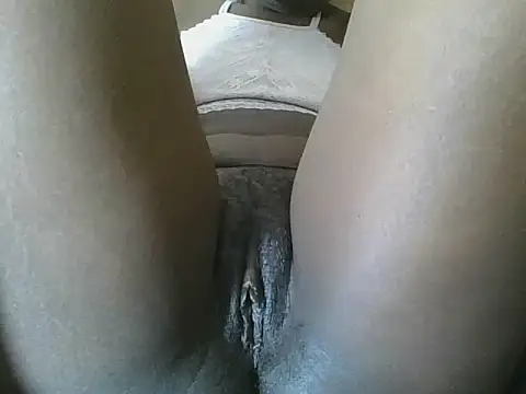 Snapshot of Naughty_queen20 chatting on October 2025 02:15:01 AM Naughty queen20 online show from October 2025 02:15:01 AM