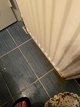 Snapshot of Iuny_21 chatting on October 2025 02:44:01 AM Iuny 21 online show from October 2025 02:44:01 AM