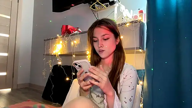 CutieAIice online show from September 2025 01:23:01 PM