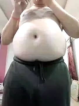 Snapshot of Love40777 chatting on November 2025 06:18:02 PM Love40777 online show from November 2025 06:18:02 PM