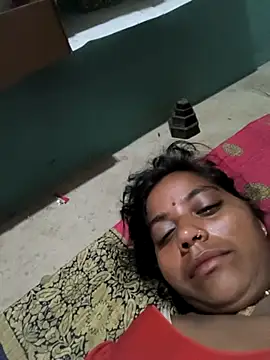 Snapshot of Hot_kadi83 chatting on October 2025 10:18:02 PM Hot kadi83 online show from October 2025 10:18:02 PM