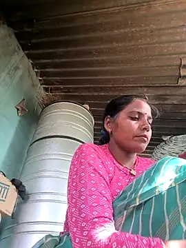 Snapshot of Hot_kadi83 chatting on October 2025 03:04:02 AM Hot kadi83 online show from October 2025 03:04:02 AM