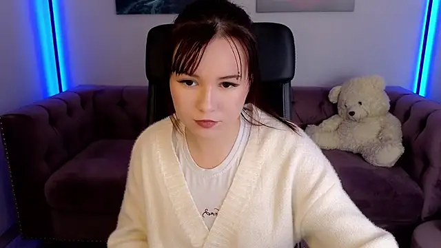 Aurora Gilbert online show from September 2025 11:01:01 AM