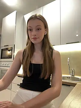 FriendlyFire 18 online show from October 2025 06:27:02 PM