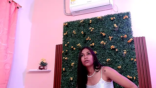 Snapshot of pequenachica18 chatting on September 2025 07:14:02 PM pequenachica18 online show from September 2025 07:14:02 PM