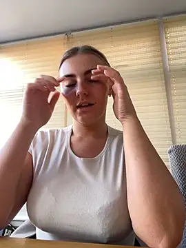 Snapshot of Sapphireroseee chatting on November 2025 11:09:02 AM Sapphireroseee online show from November 2025 11:09:02 AM