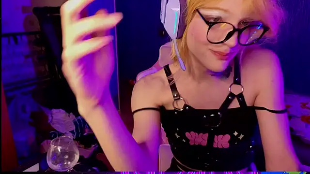 bekvafluttershy online show from November 2025 01:04:02 AM