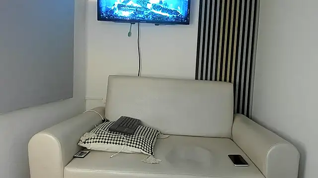 Snapshot of toji_luxxer chatting on October 2025 02:03:02 AM toji luxxer online show from October 2025 02:03:02 AM