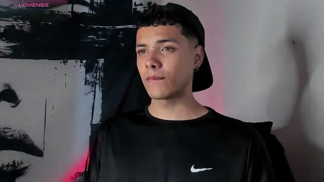 Avaggi online show from September 2025 11:42:01 PM