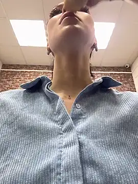 Snapshot of EmmaStarkk chatting on October 2025 04:11:01 AM EmmaStarkk online show from October 2025 04:11:01 AM