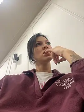 Snapshot of EmmaStarkk chatting on October 2025 04:15:01 AM EmmaStarkk online show from October 2025 04:15:01 AM