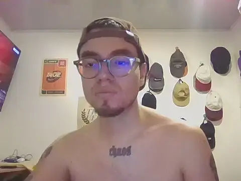 Snapshot of hardredlight chatting on December 2025 04:51:01 AM hardredlight online show from December 2025 04:51:01 AM