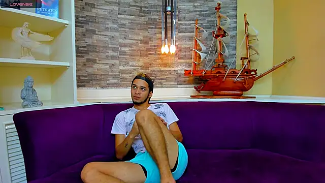 Juicy Creww online show from September 2025 10:07:02 AM