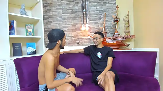 Juicy Creww online show from October 2025 10:02:02 AM