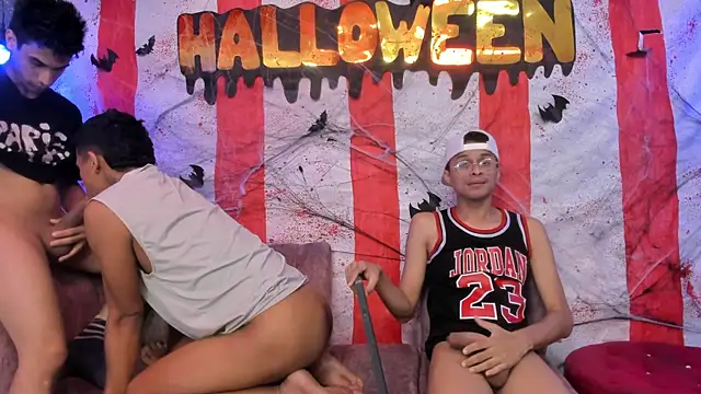 Juicy Creww online show from October 2025 11:54:01 AM