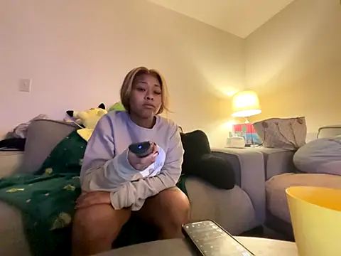 Snapshot of GoddessFatPuss chatting on October 2025 07:34:02 AM GoddessFatPuss online show from October 2025 07:34:02 AM