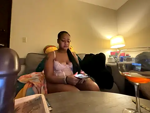 Snapshot of GoddessFatPuss chatting on November 2025 06:08:01 AM GoddessFatPuss online show from November 2025 06:08:01 AM