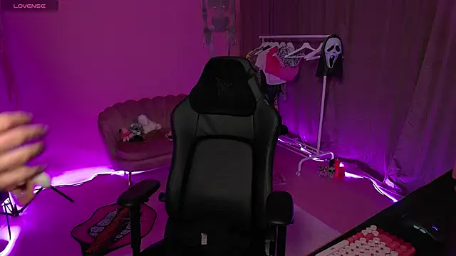 kaylaxsweet online show from November 2025 08:31:01 PM