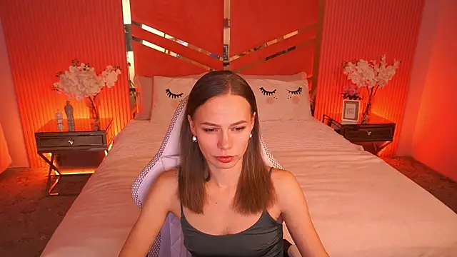 Snapshot of ShyySiren chatting on October 2025 07:18:01 AM ShyySiren online show from October 2025 07:18:01 AM