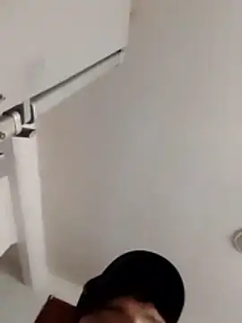 Snapshot of Dropepe1995 chatting on October 2025 02:05:01 PM Dropepe1995 online show from October 2025 02:05:01 PM