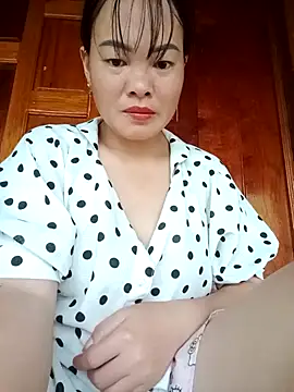 Snapshot of emilyzz chatting on October 2025 12:52:02 AM emilyzz online show from October 2025 12:52:02 AM