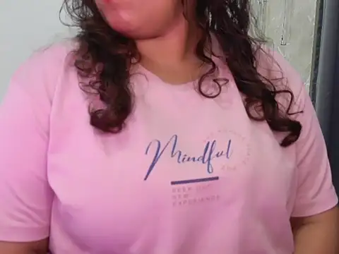 Snapshot of _Ameera_ chatting on November 2025 03:39:02 AM Ameera online show from November 2025 03:39:02 AM