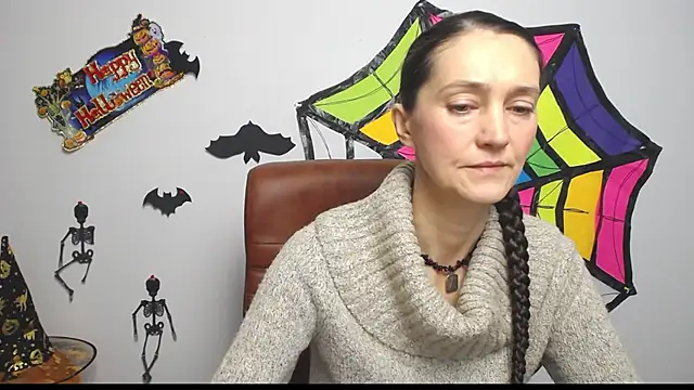 TayaFinch online show from November 2025 01:23:01 PM