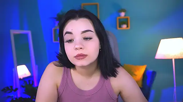 Snapshot of leslierowe_ chatting on October 2025 08:29:02 PM leslierowe online show from October 2025 08:29:02 PM