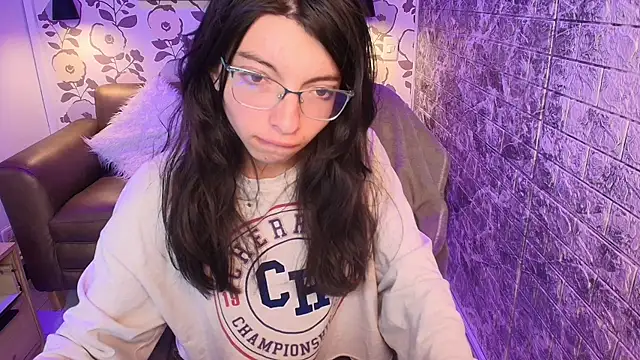 alllyson  online show from October 2025 07:44:02 PM