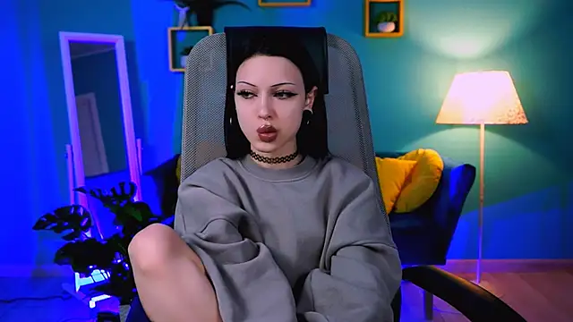 MiaCain online show from September 2025 04:23:02 PM