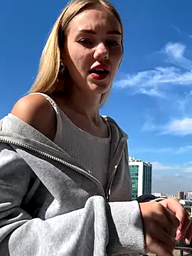 Snapshot of MilaMoone chatting on October 2025 10:54:02 AM MilaMoone online show from October 2025 10:54:02 AM