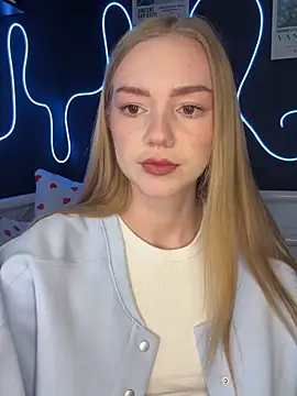 Snapshot of MilaMoone chatting on October 2025 12:50:02 PM MilaMoone online show from October 2025 12:50:02 PM