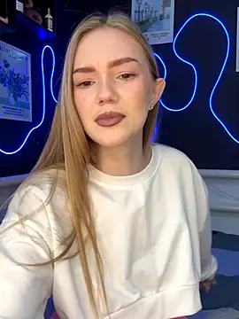 Snapshot of MilaMoone chatting on October 2025 11:10:02 AM MilaMoone online show from October 2025 11:10:02 AM