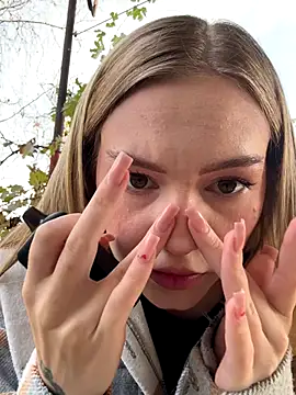 Snapshot of MilaMoone chatting on November 2025 09:53:02 AM MilaMoone online show from November 2025 09:53:02 AM