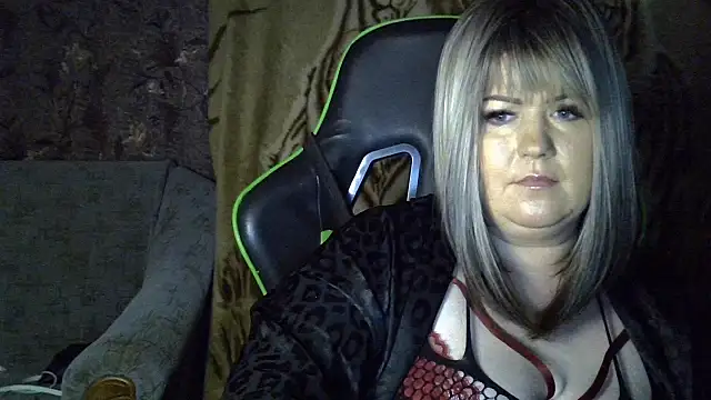 Snapshot of YuliiaSan chatting on October 2025 07:37:01 PM YuliiaSan online show from October 2025 07:37:01 PM