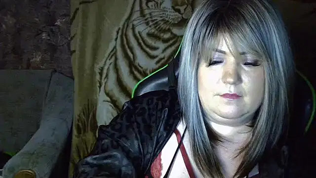 Snapshot of YuliiaSan chatting on October 2025 04:42:01 PM YuliiaSan online show from October 2025 04:42:01 PM