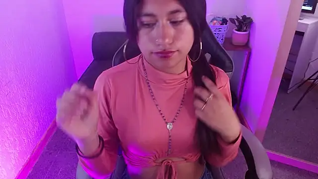 luna fuego online show from September 2025 01:04:01 PM