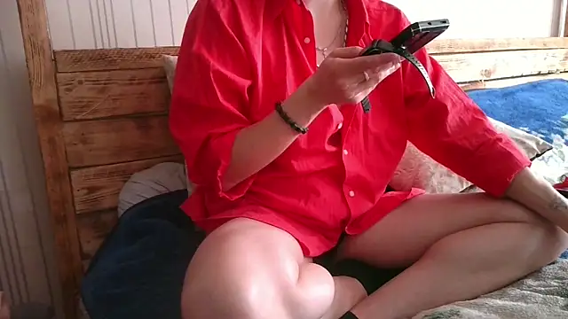 Snapshot of EthelsLover chatting on October 2025 09:21:01 AM EthelsLover online show from October 2025 09:21:01 AM