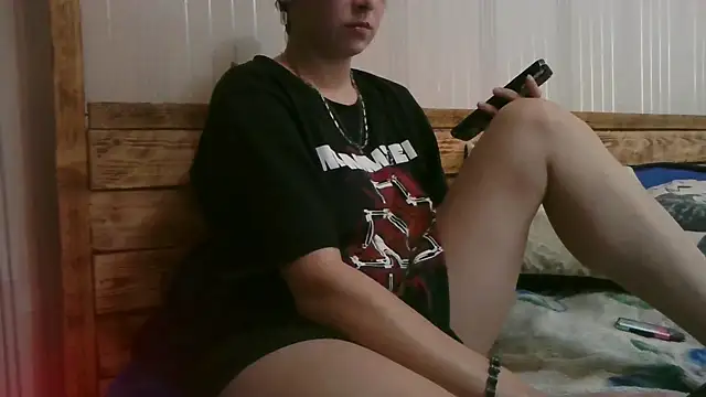 Snapshot of EthelsLover chatting on October 2025 09:21:01 AM EthelsLover online show from October 2025 09:21:01 AM