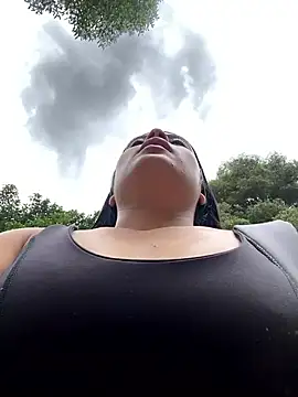 Snapshot of Karla_1-2 chatting on October 2025 03:53:01 PM Karla 1-2 online show from October 2025 03:53:01 PM