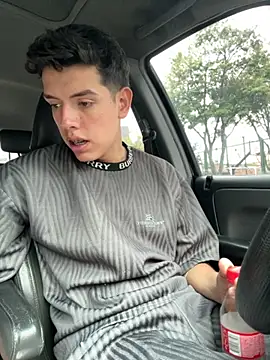 mattebret11 online show from September 2025 05:38:01 PM