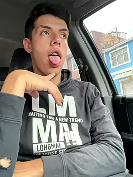 mattebret11 online show from September 2025 03:49:02 PM