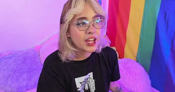 NekoWaifu online show from October 2025 01:12:01 PM